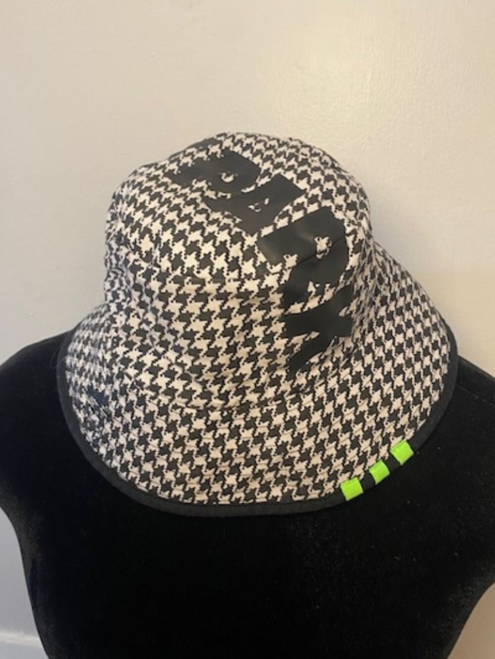 Adidas ivy park Reversible Bucket Hat Green Check Houndstooth Faux Fur